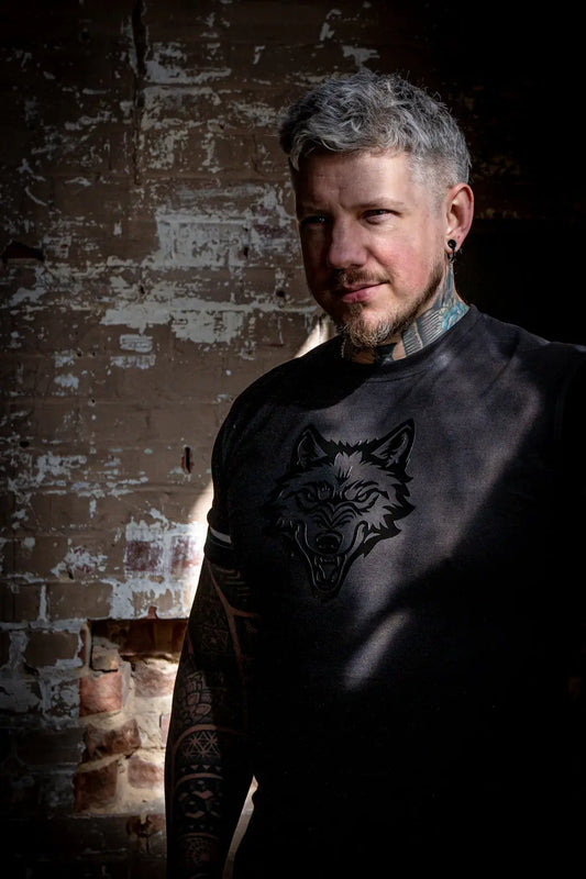 Black Wolfe Tee WOLFE & RIFF