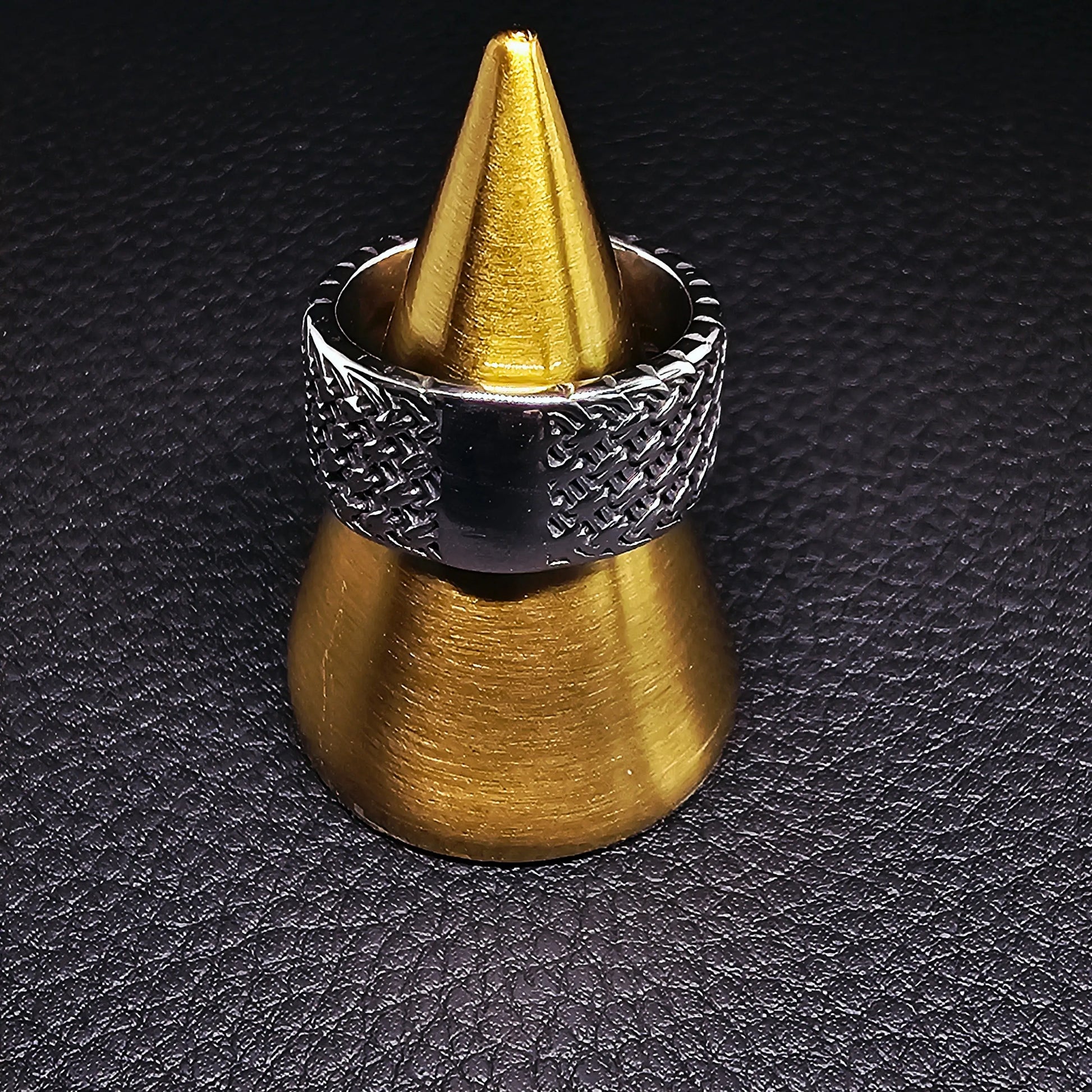 Celtic Knot Ring WOLFE & RIFF