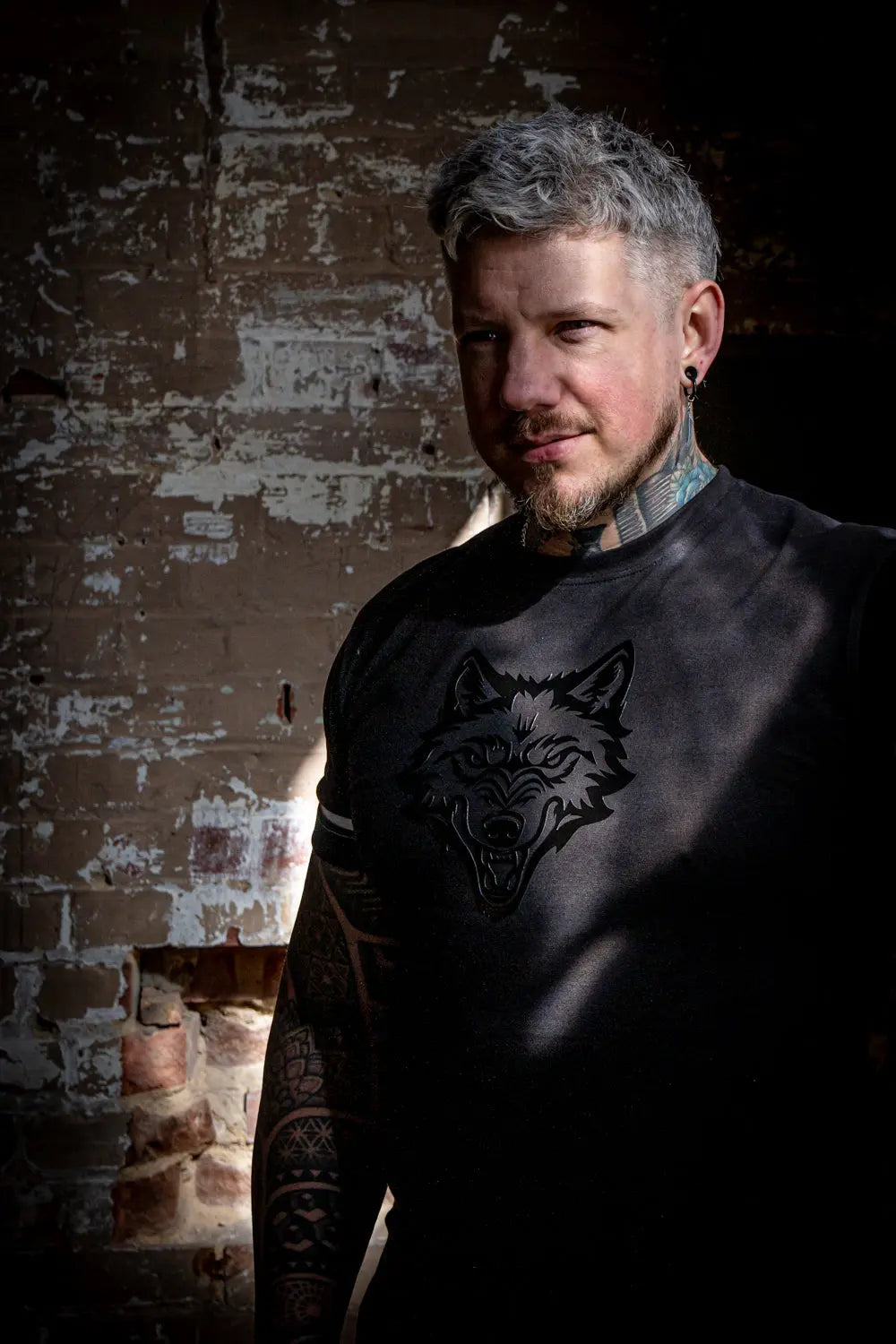 Black Wolfe Tee WOLFE & RIFF